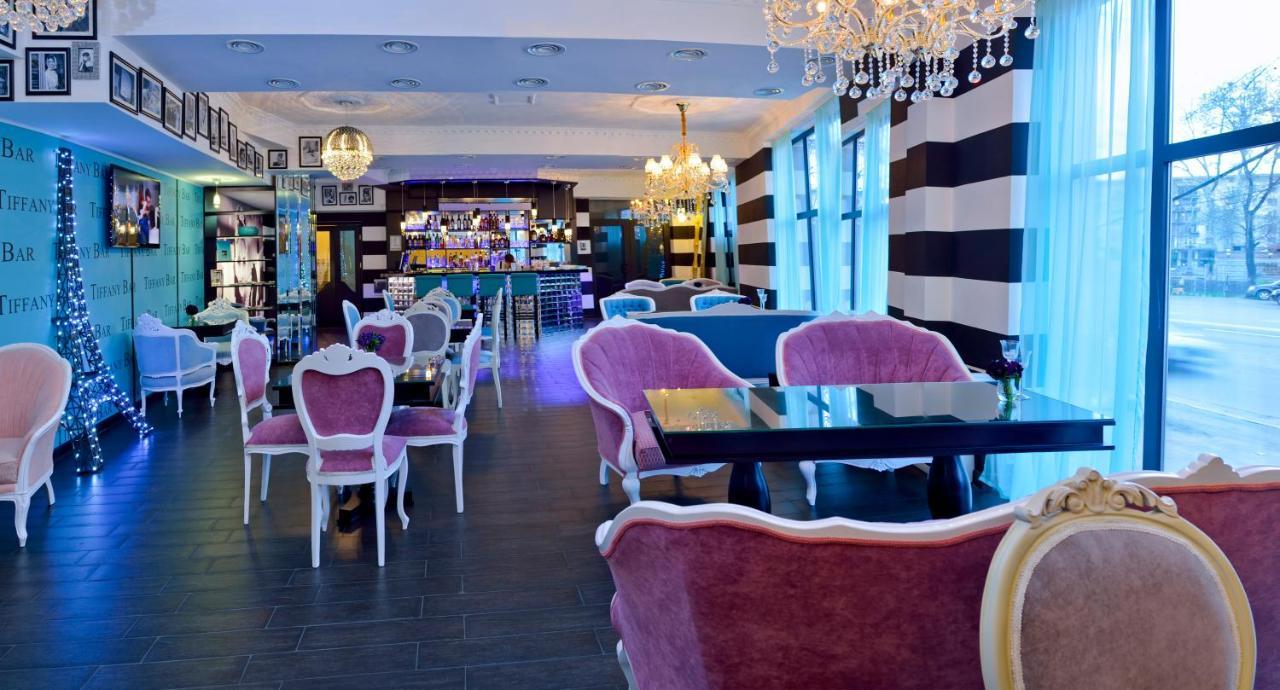 River Side Hotel Tbilisi Exterior foto Restaurant