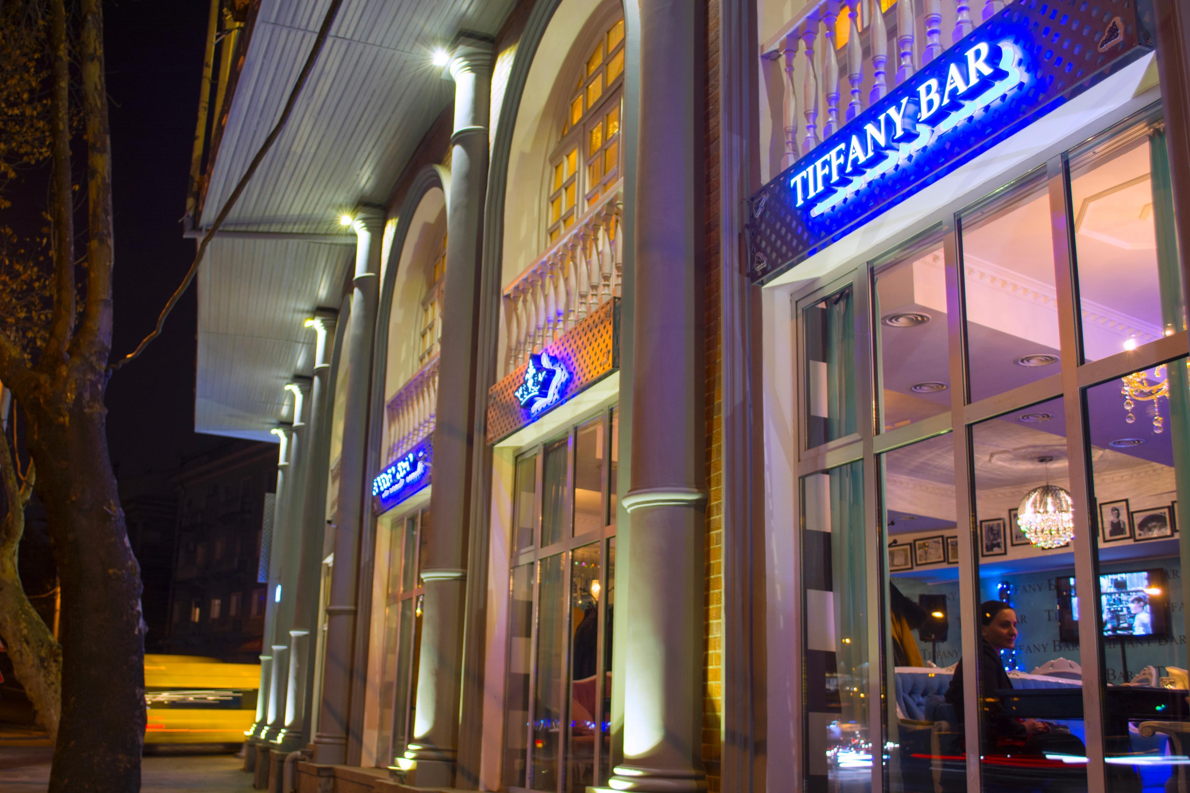 River Side Hotel Tbilisi Exterior foto Tiffany Bar
