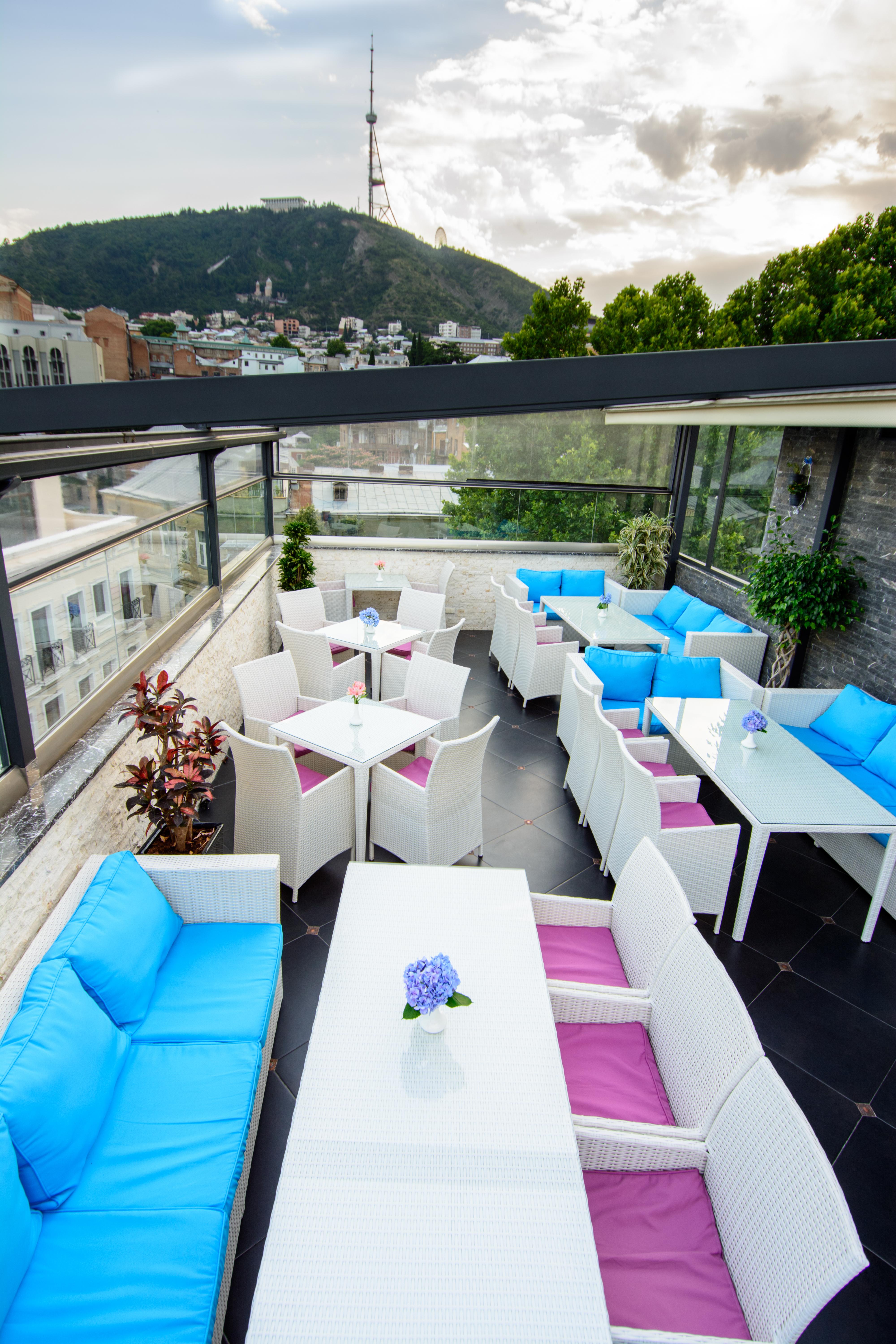 River Side Hotel Tbilisi Exterior foto The Sky Bar
