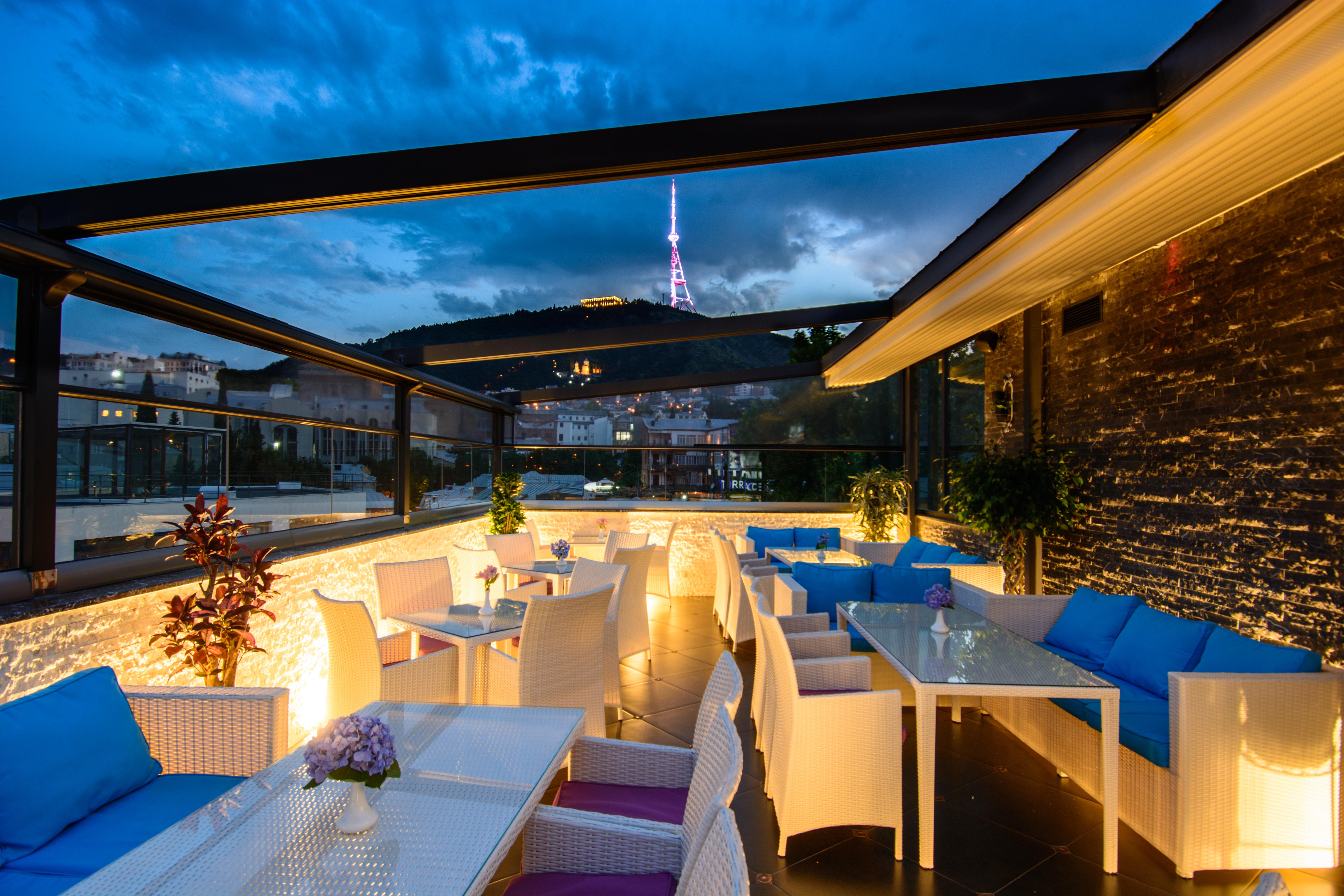 River Side Hotel Tbilisi Exterior foto The Sky Bar