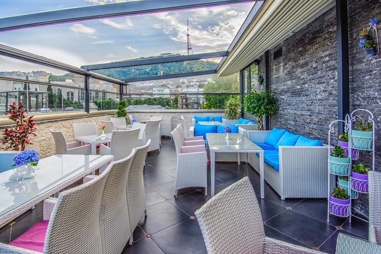 River Side Hotel Tbilisi Exterior foto Skyline Bar