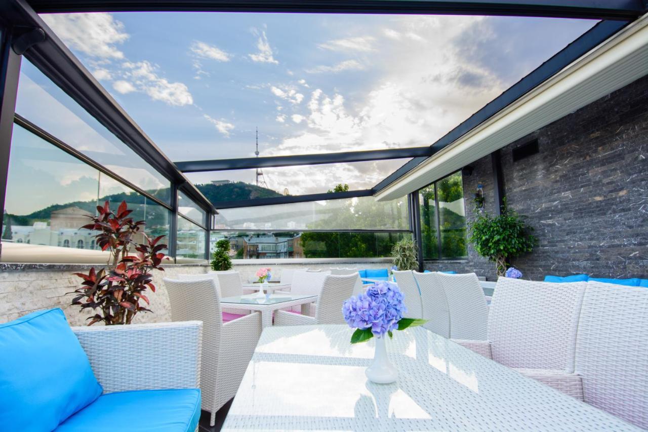 River Side Hotel Tbilisi Exterior foto The Sky Bar